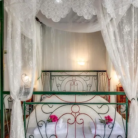 Ifigenia Trad.rooms In Oldtown By.marios 干尼亞
