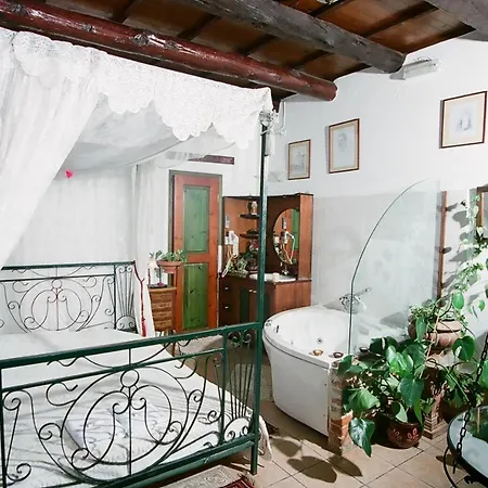 Ifigenia Trad.rooms In Oldtown By.marios *