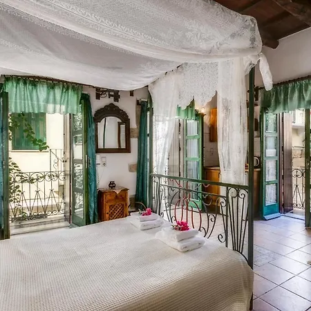 Ifigenia Trad.rooms In Oldtown By.marios Homestay *