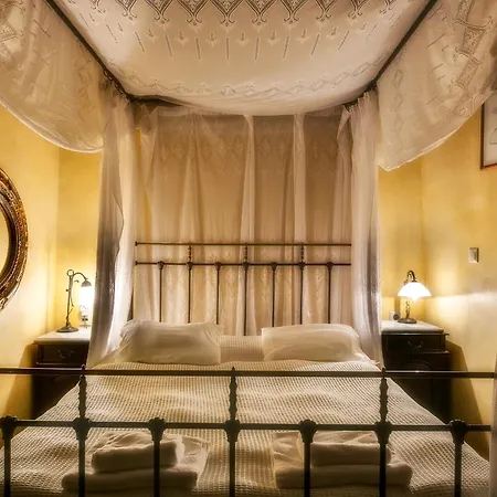 Ifigenia Trad.rooms In Oldtown By.marios Homestay Chania (Crete)