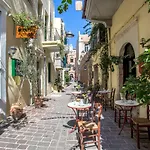 Homestay Ifigenia Trad.rooms In Oldtown By.marios Chania (Crete)