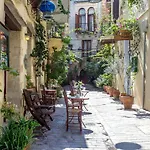 Δωμάτια σε οικογενειακή κατοικία Ifigenia Trad.rooms In Oldtown By.marios Χανιά
