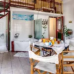 Ifigenia Trad.rooms In Oldtown By.marios Homestay *