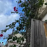 Δωμάτια σε οικογενειακή κατοικία Ifigenia Trad.rooms In Oldtown By.marios