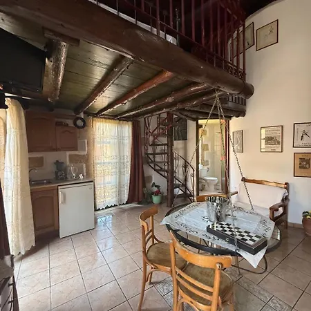 Ifigenia Trad.rooms In Oldtown By.marios Hriszí Aktí Haniá