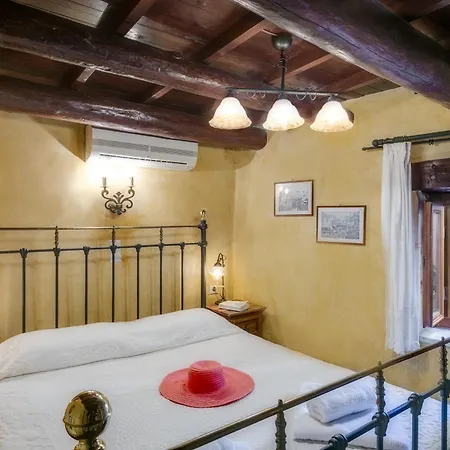 Ifigenia Trad.rooms In Oldtown By.marios *