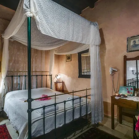 Ifigenia Trad.rooms In Oldtown By.marios 홈스테이 하니아