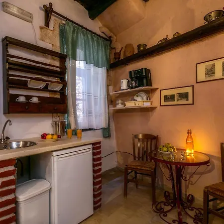 Ifigenia Trad.rooms In Oldtown By.marios