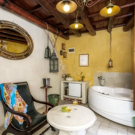 Ifigenia Trad.rooms In Oldtown By.marios 홈스테이
