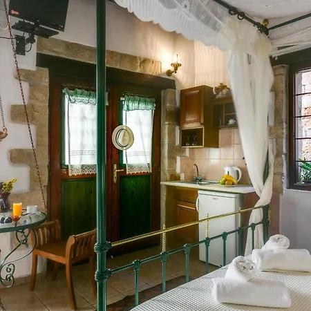 Ifigenia Trad.rooms In Oldtown By.marios 하니아