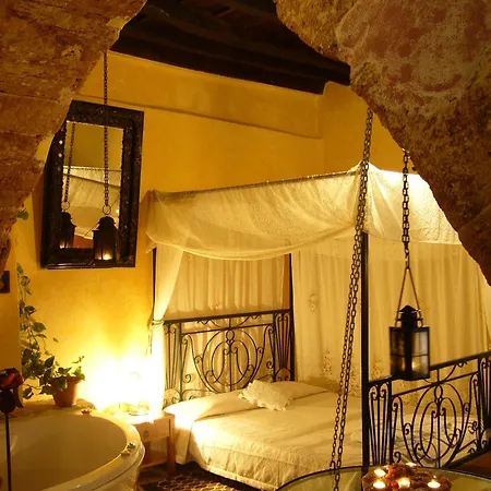 Ifigenia Trad.rooms In Oldtown By.marios 하니아