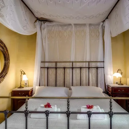 Ifigenia Trad.rooms In Oldtown By.marios