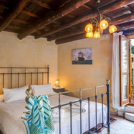 Ifigenia Trad.rooms In Oldtown By.marios Homestay szállás