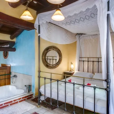 Ifigenia Trad.rooms In Oldtown By.marios * 하니아