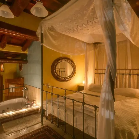 Ifigenia Trad.rooms In Oldtown By.marios 홈스테이 하니아