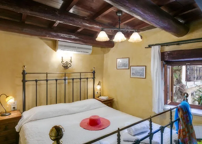 Ifigenia Trad.rooms In Oldtown By.marios *