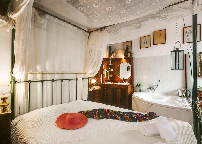 Ifigenia Trad.rooms In Oldtown By.marios *