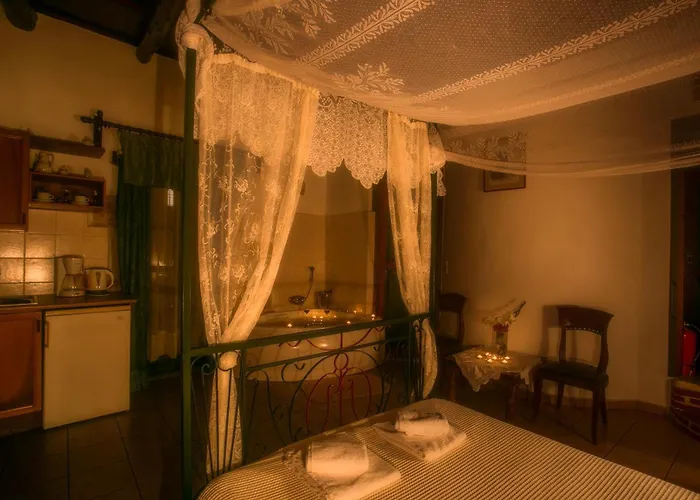 Ifigenia Trad.rooms In Oldtown By.marios