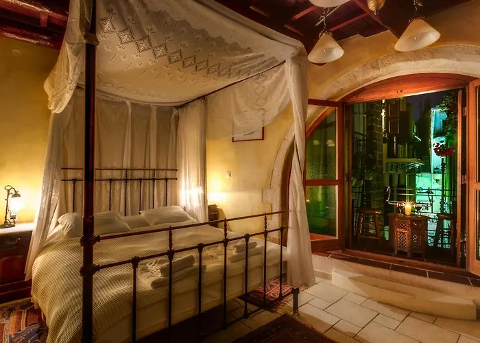 Ifigenia Trad.rooms In Oldtown By.marios