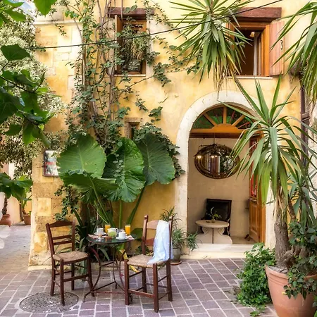 Ifigenia Trad.rooms In Oldtown By.marios خانيا