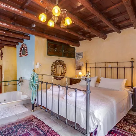 Ifigenia Trad.rooms In Oldtown By.marios