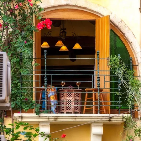 Ifigenia Trad.rooms In Oldtown By.marios خانيا