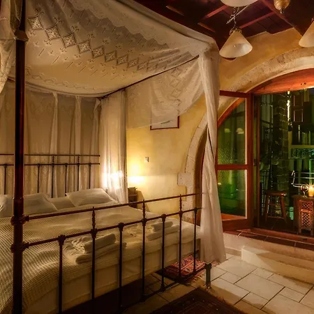 Ifigenia Trad.rooms In Oldtown By.marios