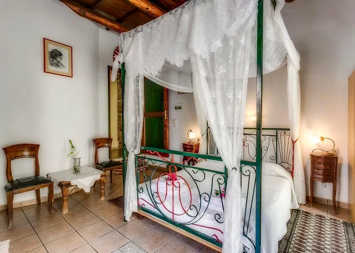 Ifigenia Trad.rooms In Oldtown By.marios בית אירוח *