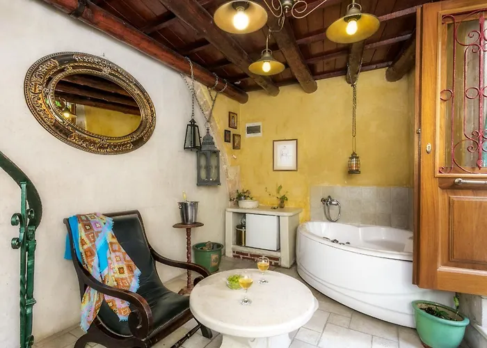 Ifigenia Trad.rooms In Oldtown By.marios בית אירוח