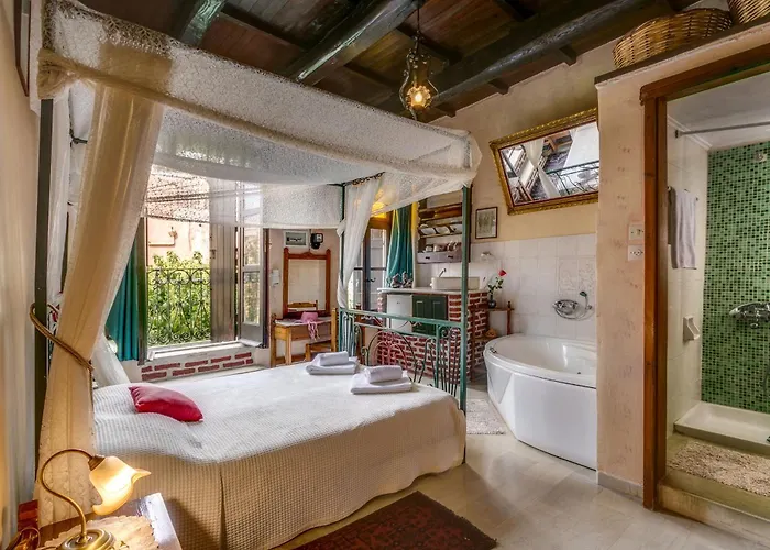 בית אירוח Ifigenia Trad.rooms In Oldtown By.marios *