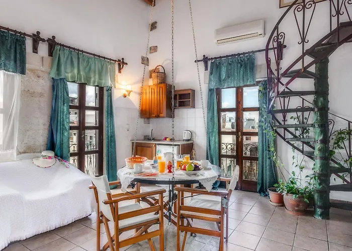 Ifigenia Trad.rooms In Oldtown By.marios חאניה